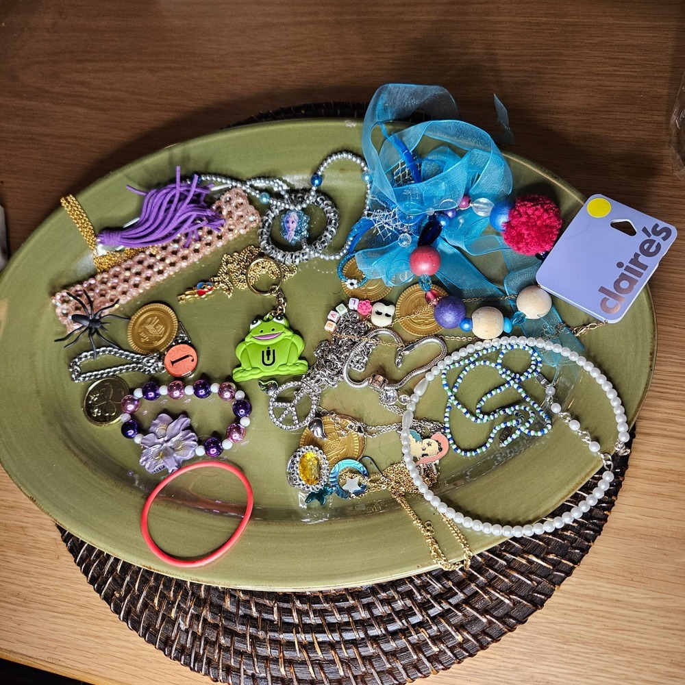 Vtg-Now JUNK Jewelry Lot~Young Adult~Teens~Children~ Wear Or For Projects~Crafts